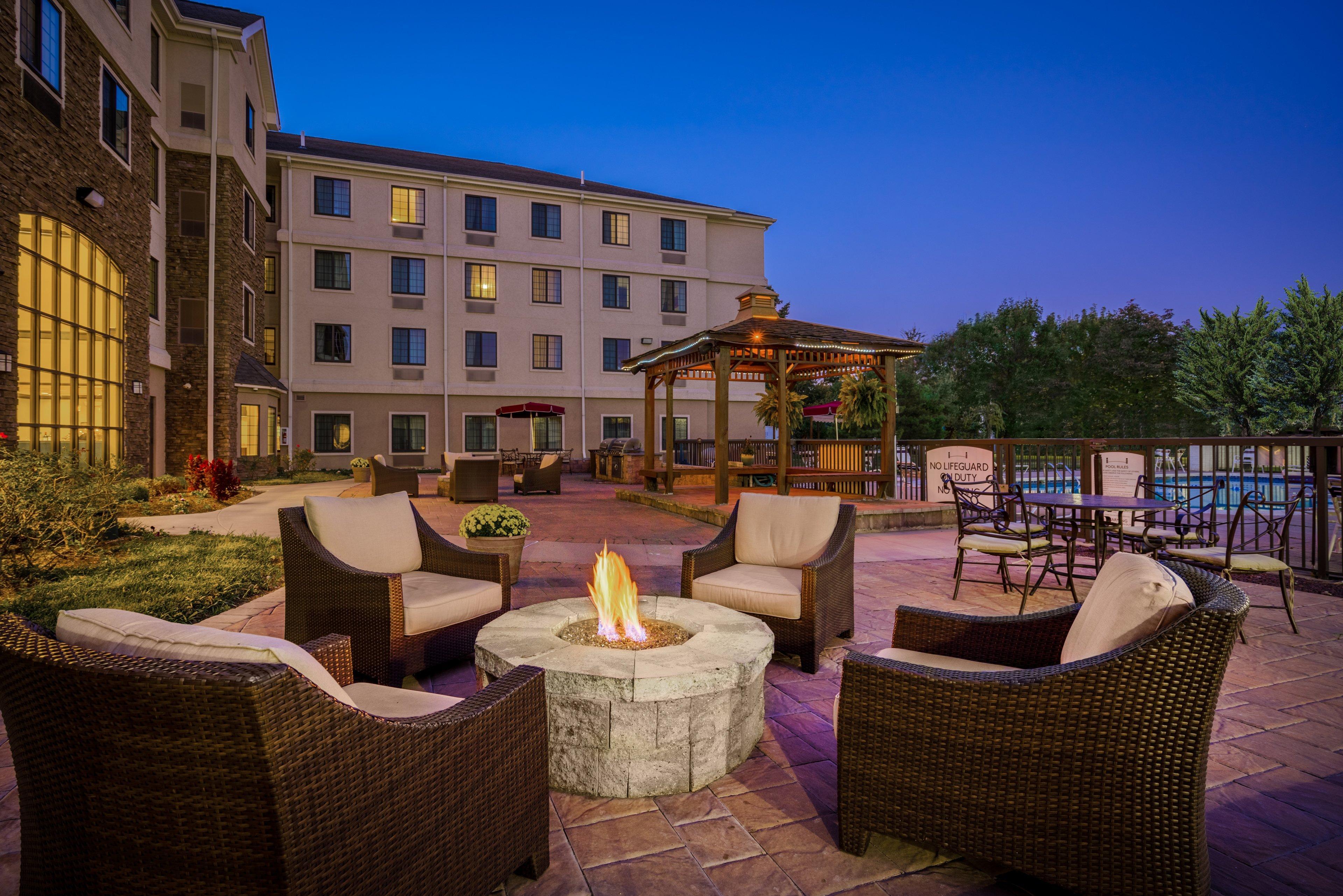 Staybridge Suites Wilmington-Newark By Ihg Bagian luar foto