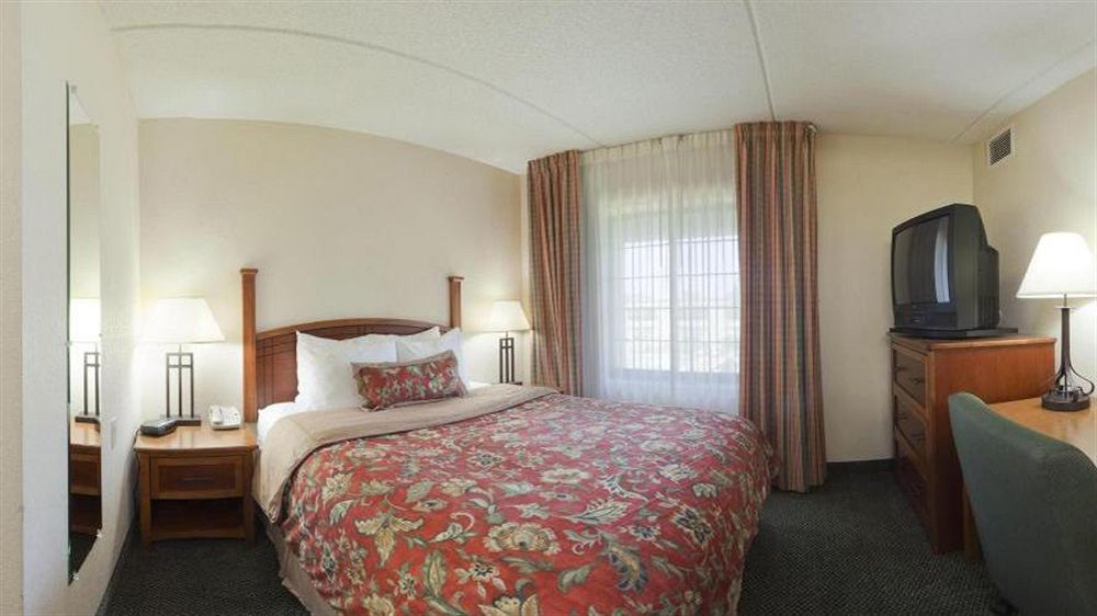 Staybridge Suites Wilmington-Newark By Ihg Bagian luar foto