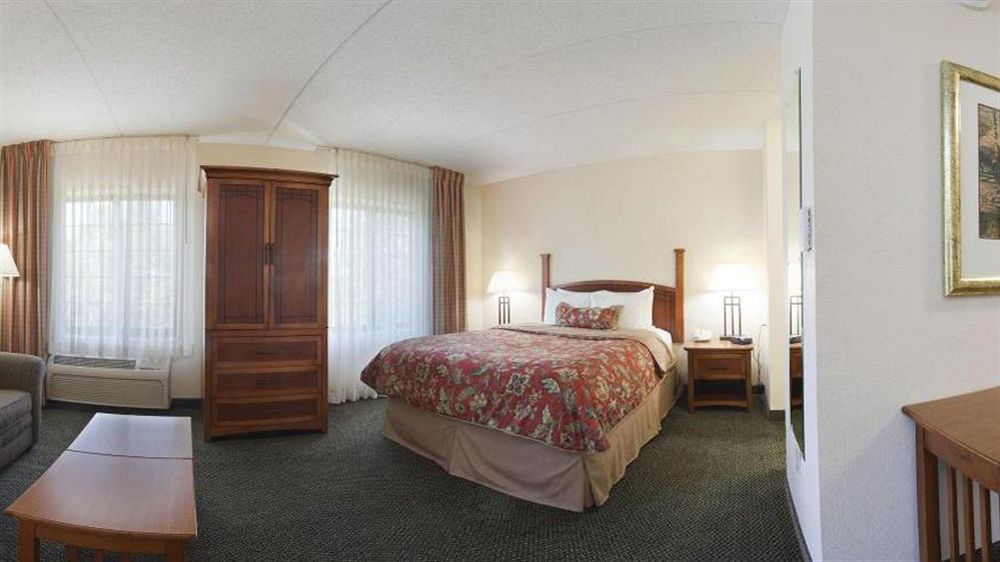 Staybridge Suites Wilmington-Newark By Ihg Bagian luar foto